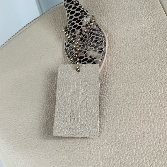 Cream/bone color Danier purse. Genuine leather. - Picture 7 of 7